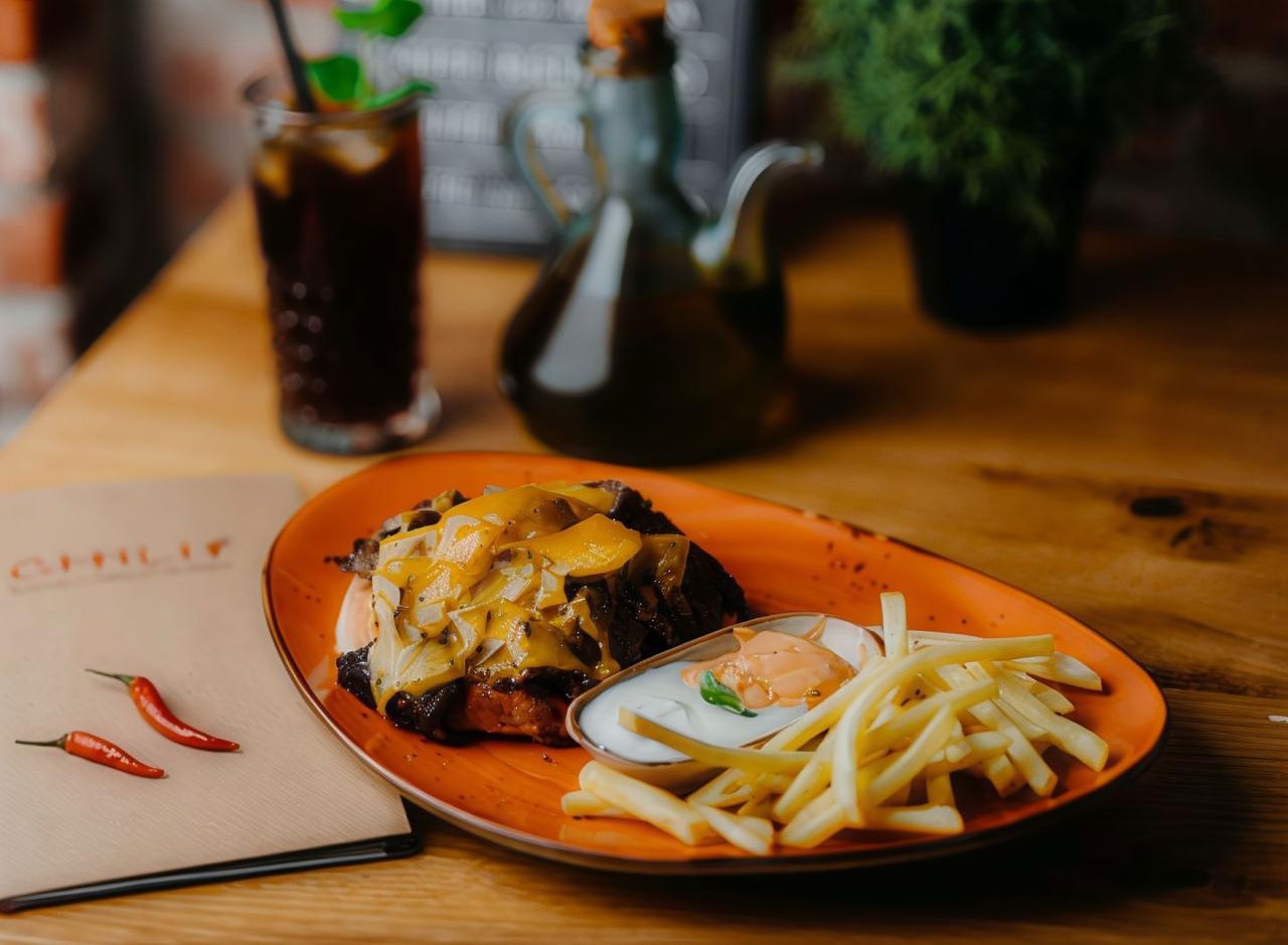 Chilis Beef-Cheese